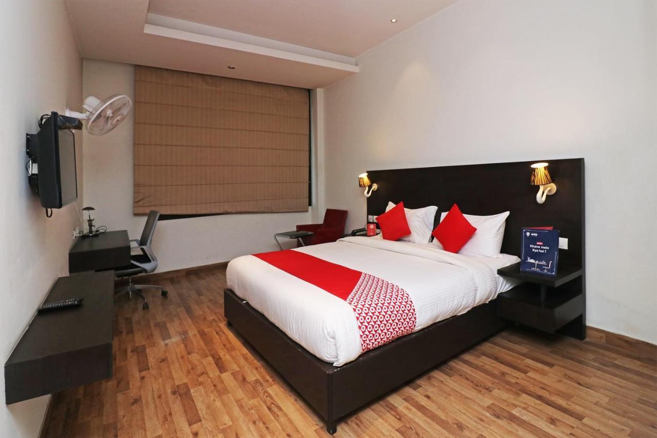 Capital O 19296 Joy Inn & Suites Bhiwadi Екстер'єр фото