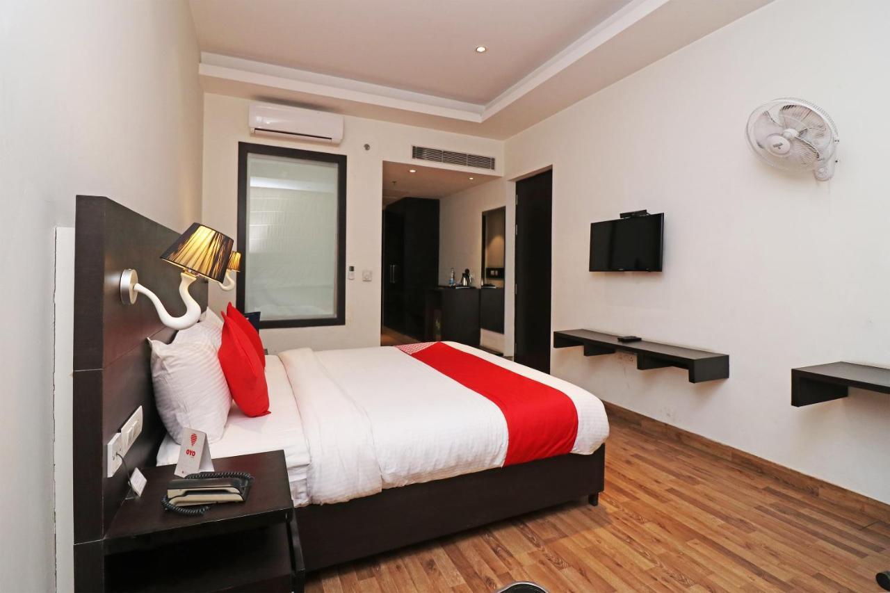 Capital O 19296 Joy Inn & Suites Bhiwadi Екстер'єр фото