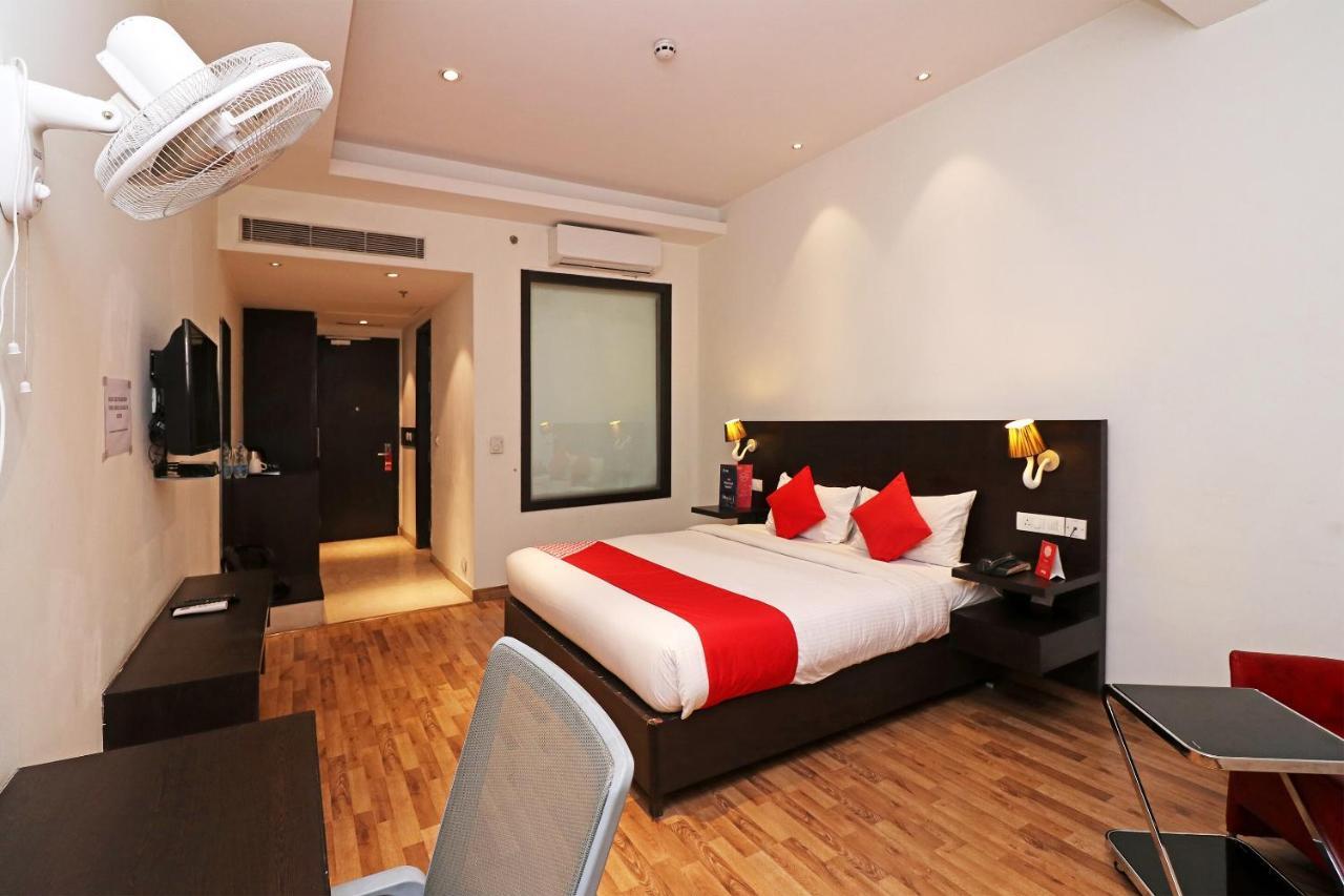 Capital O 19296 Joy Inn & Suites Bhiwadi Екстер'єр фото