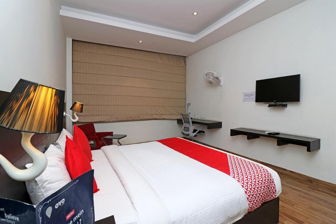 Capital O 19296 Joy Inn & Suites Bhiwadi Екстер'єр фото
