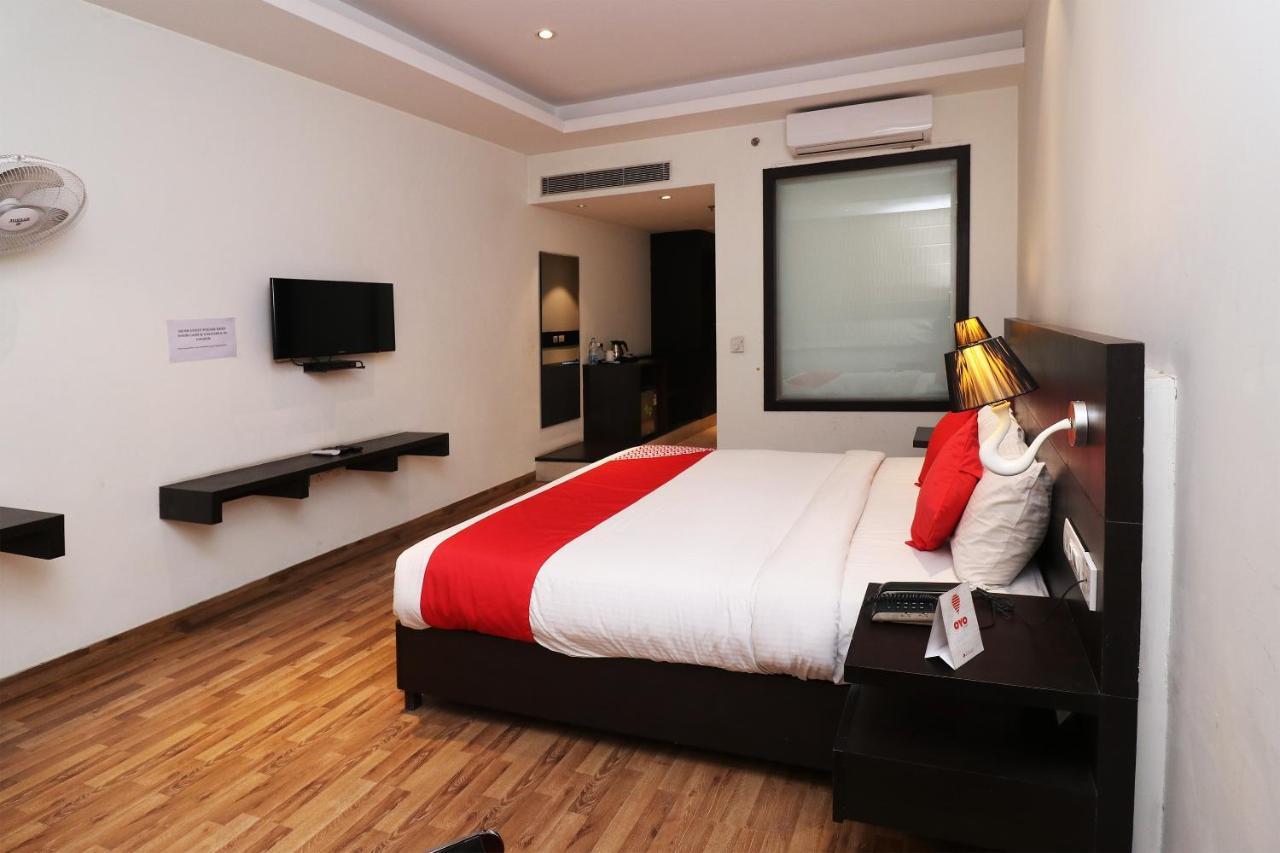 Capital O 19296 Joy Inn & Suites Bhiwadi Екстер'єр фото