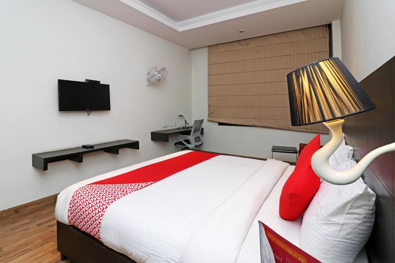 Capital O 19296 Joy Inn & Suites Bhiwadi Екстер'єр фото